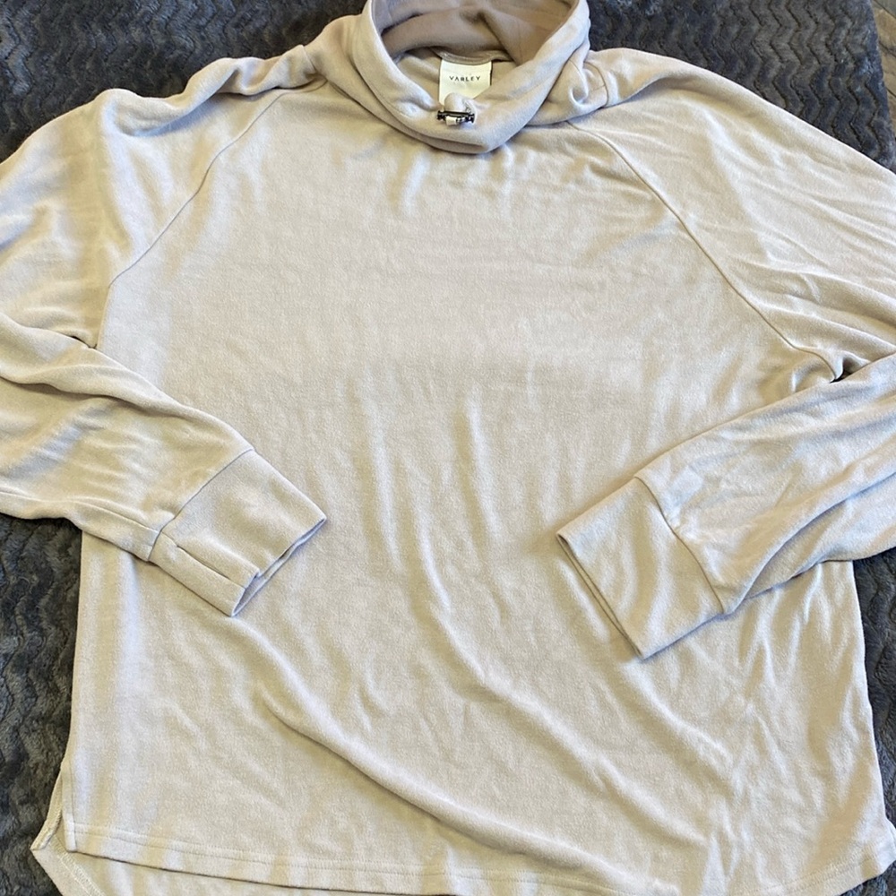 Varley Long sleeve mock neck size medium, super nice beige top
